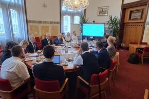 Vyšší pracovní skupina pro sklo a keramiku s ministrem průmyslu