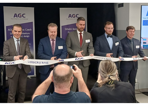 Střední škola AGC slavnostně otevřela novou budovu